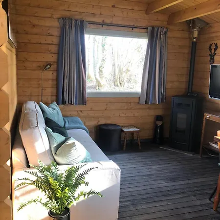 Semesterbostad Luxe Blokhut Warnstee *